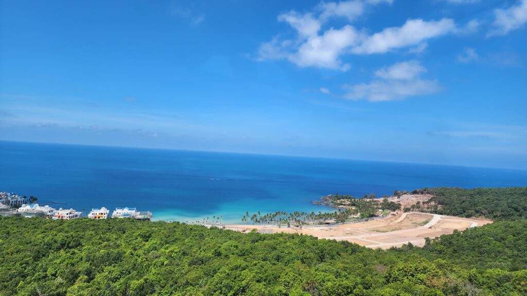 Hon Thom Cable Car Phu Quoc cabin view over the sea and islands