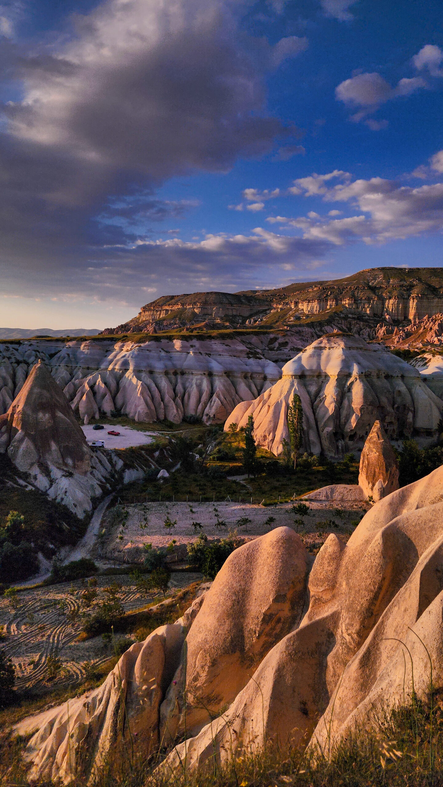 Late-afternoon light across Rose Valley near Çavuşin