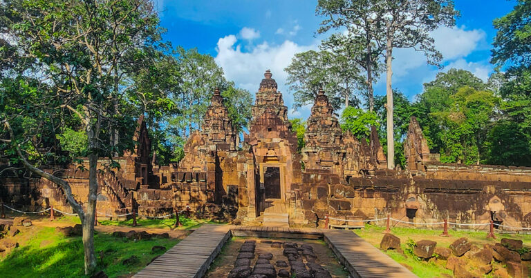 Banteay Srei Temple: Carvings, History & How to Visit