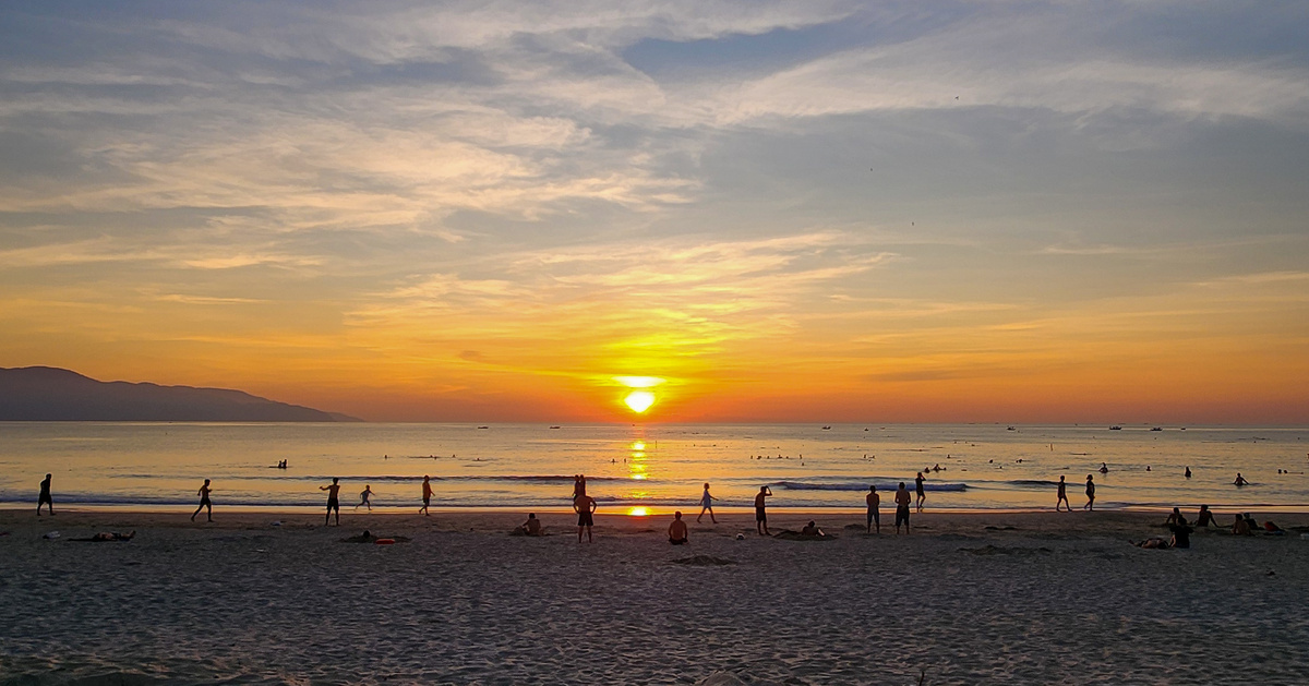 Da Nang history and the modern city along the Han River