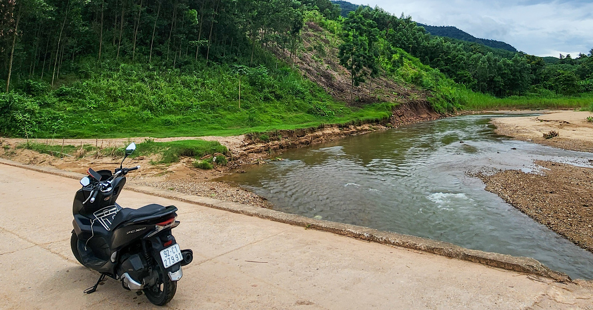 Da Nang motorbike trip through Central Vietnam