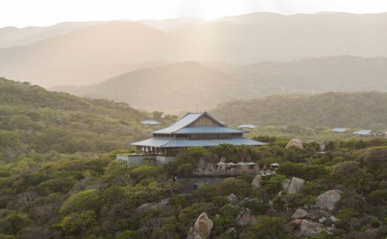 The hillside setting at Amanoi.